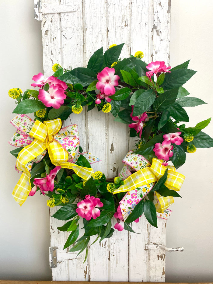 19" Taste of Spring Wreath