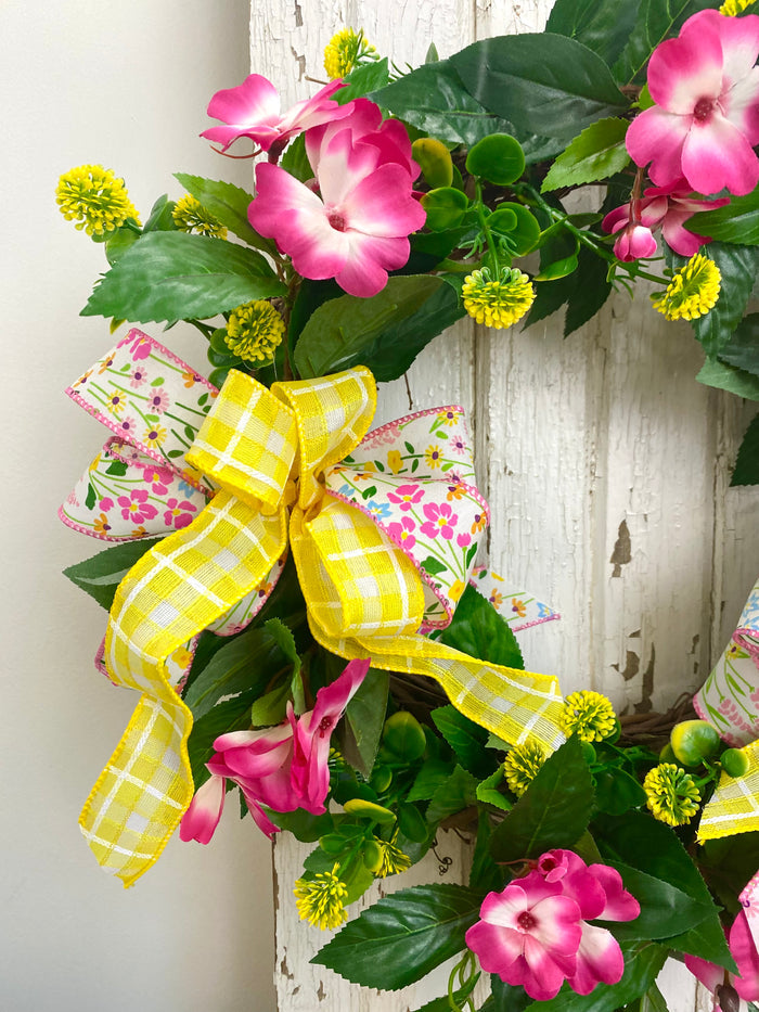 19" Taste of Spring Wreath