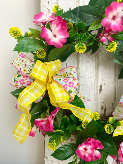 19" Taste of Spring Wreath