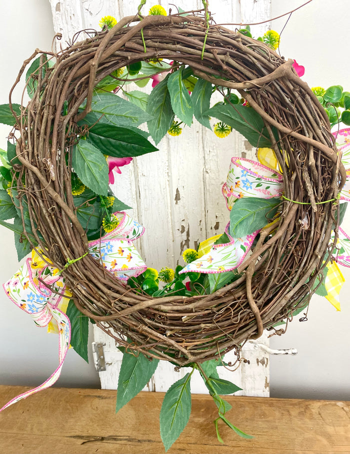 19" Taste of Spring Wreath