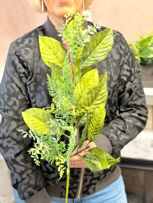 Silk green magnolia fern tea leaf spray 32 inch for transitional everyday home decor from Magnolias Home Decor
